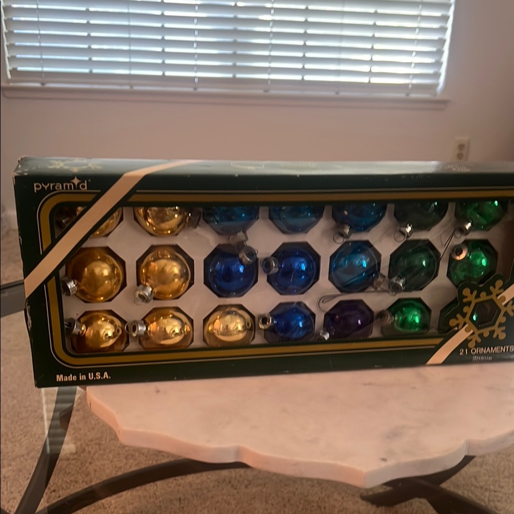 Vintage Pyramid Multicolor Christmas Ornaments